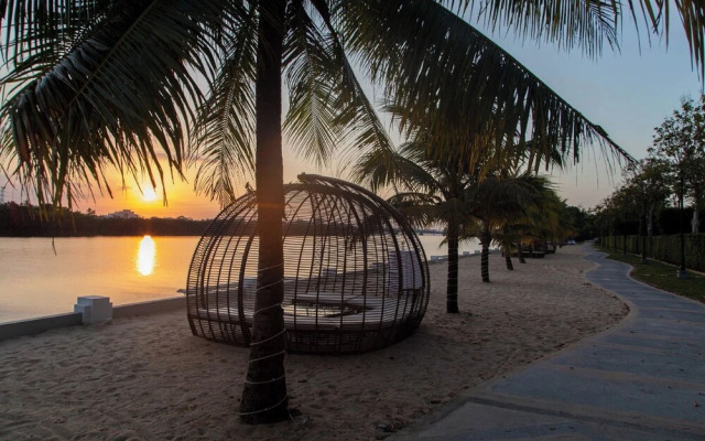 Castle Bayview Resort & Spa