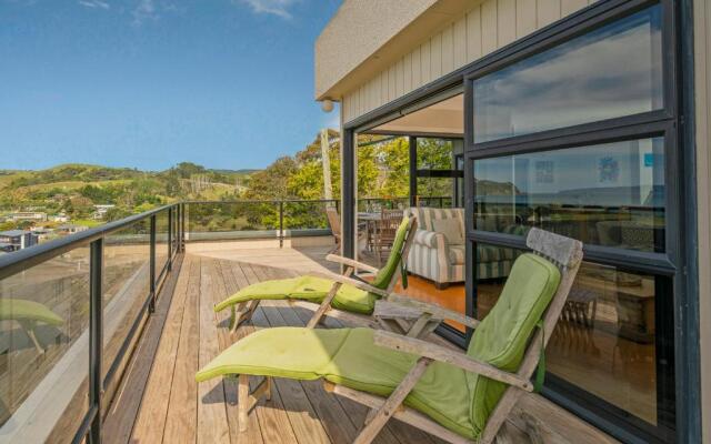 The Glass House - Kuaotunu Holiday Home