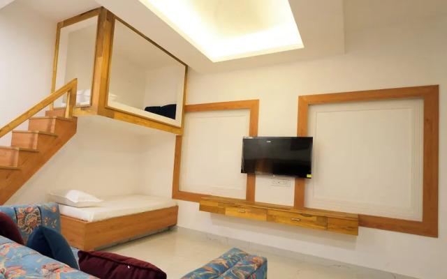 Angela Beach House ( Lui)