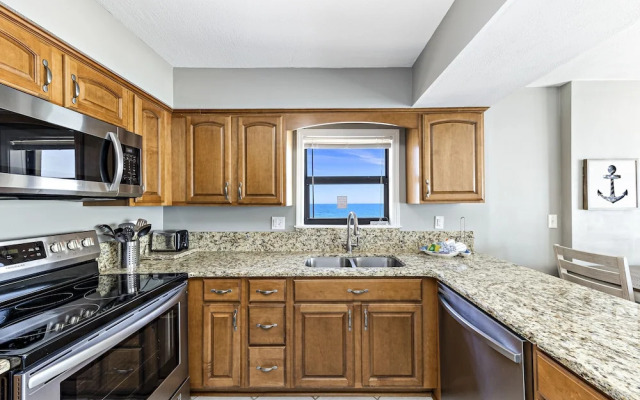 Seaside Beach & Racquet Condos