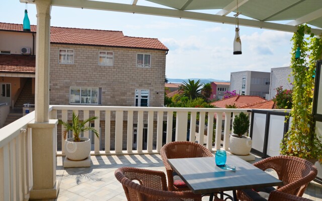 Apartments Damjanka