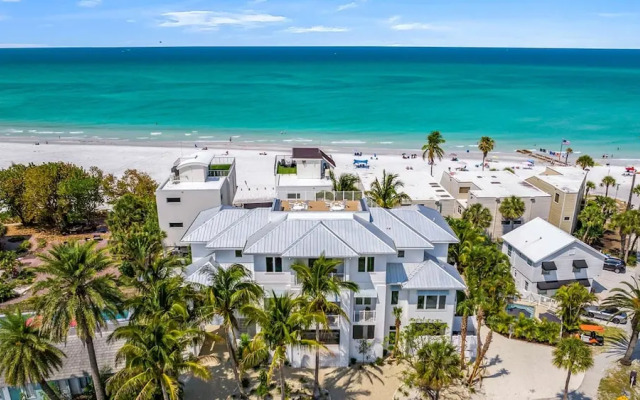 Sandbar Social in Siesta Key