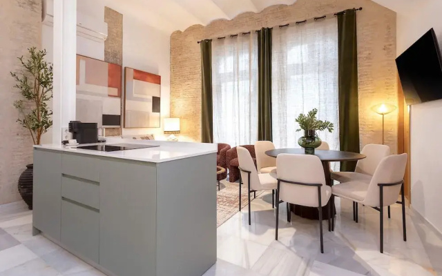 Cozy 3BD Duplex in Seville Center Gran Poder II