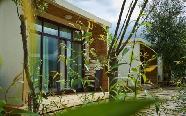 Lijiang Scenery Retreats Lake Front Villa Resort