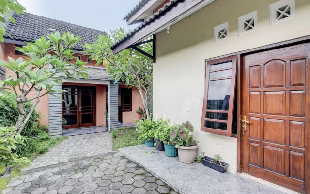 Capital O 93716 Family Guesthouse Syariah