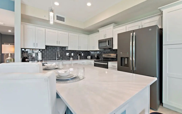 Decadent Penguin - Storey Lake by Shine Villas #704