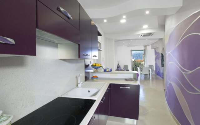 Estate4home- L'Onda Viola