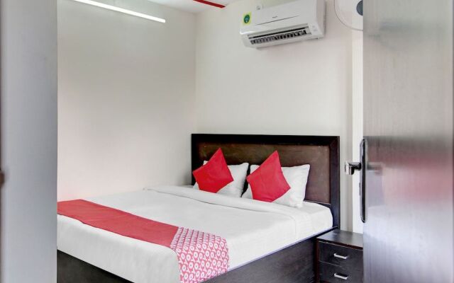 OYO 44366 Webmienz Hotel