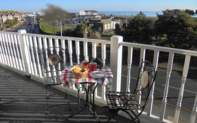 Seabreeze Apartment