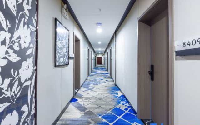TOWO Superior Hotel Friendship Square Tiain Station Branch)