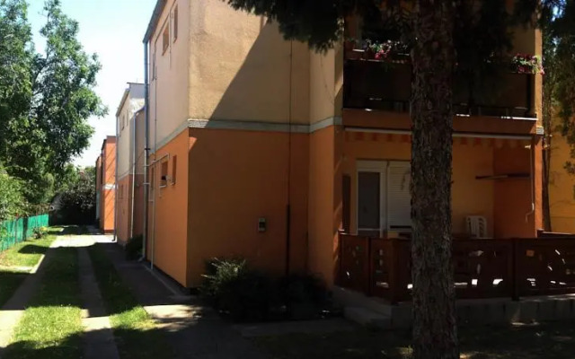 neGGa Retro Apartments