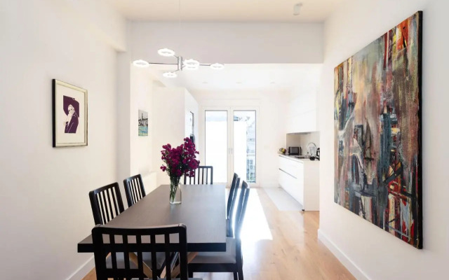 Wonderful Central Athens 2 Bedroom 2 Bath Sleeps 8