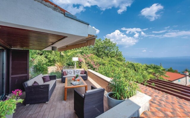 Stunning Home in Icici With Wifi and 4 Bedrooms