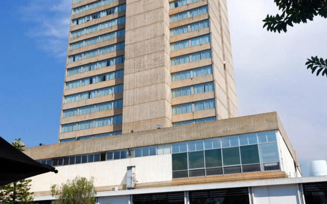 Carlton Hotel