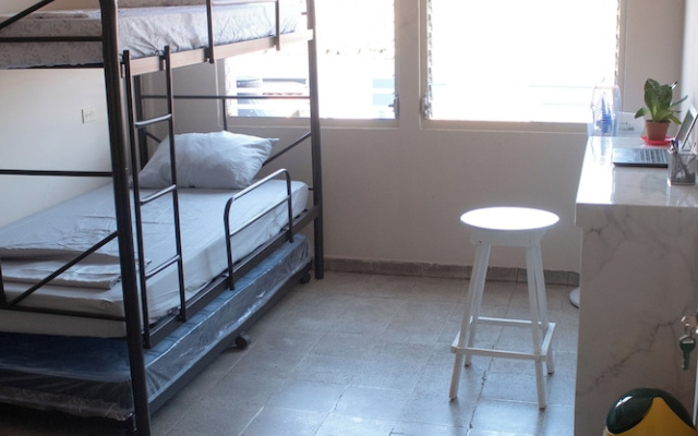 Hostel YEK