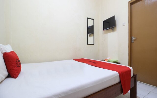 RedDoorz @ Jalan Parangtritis