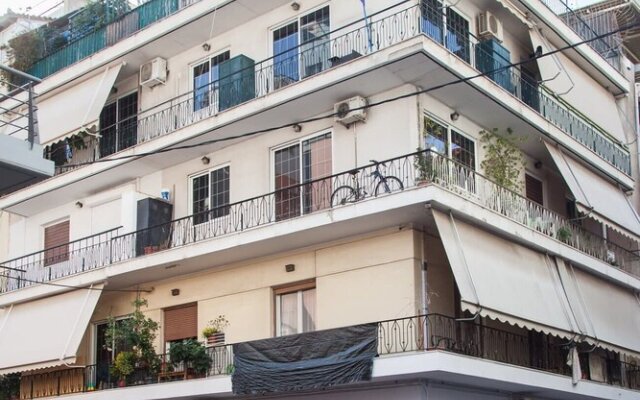 Beautiful new apartment in Petralona