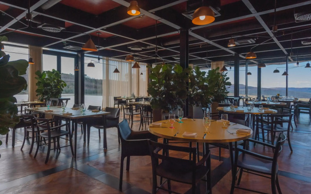 Winery & Design hotel ROXANICH