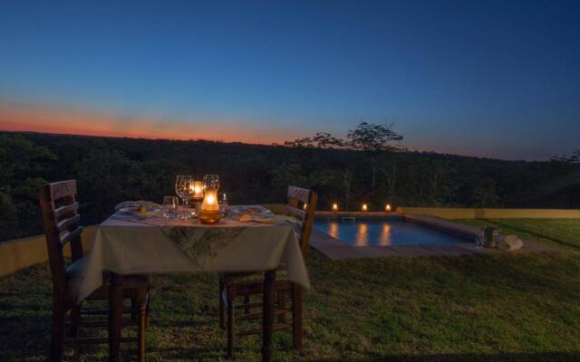 Mopane Bush Lodge