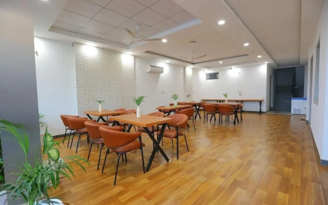 Hotel The Anvi Residency Sector 132