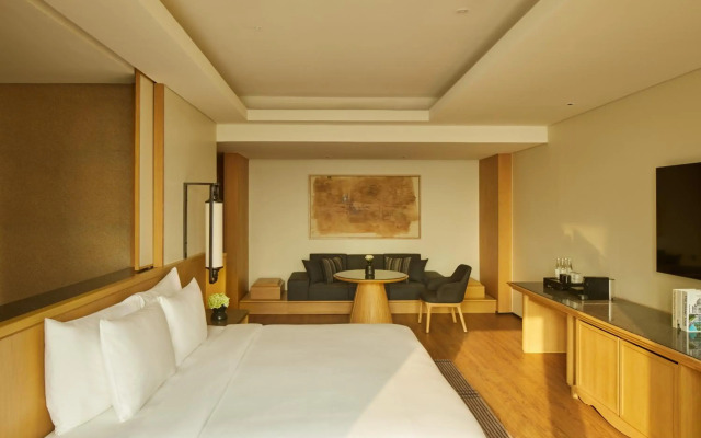 Hotel Tentrem Jakarta