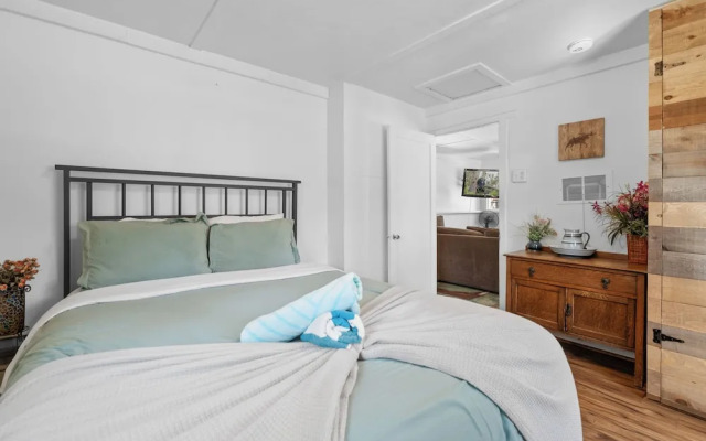 StoneHauz Cabin built in 1926