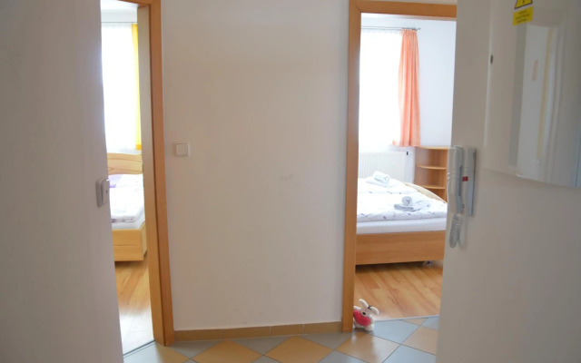 Lipno Riviéra - Myši v botě