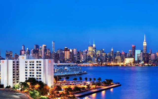 Sheraton Lincoln Harbor Hotel