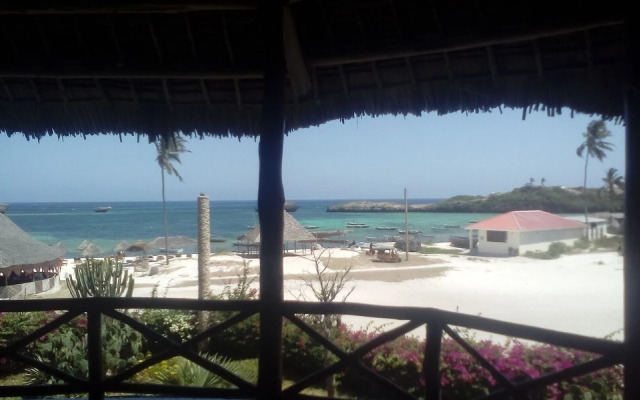 Beach Front Nicky Villa - Watamu Beach
