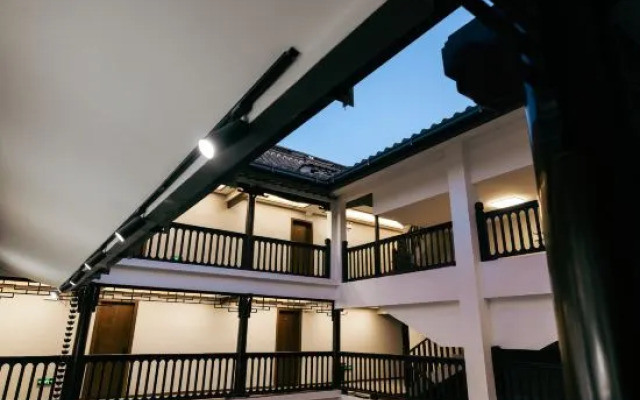 Chuxiong Fanyin Xishe (Yiren Ancient Town Scenic Area Store)