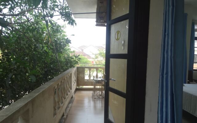 Yellow House Homestay