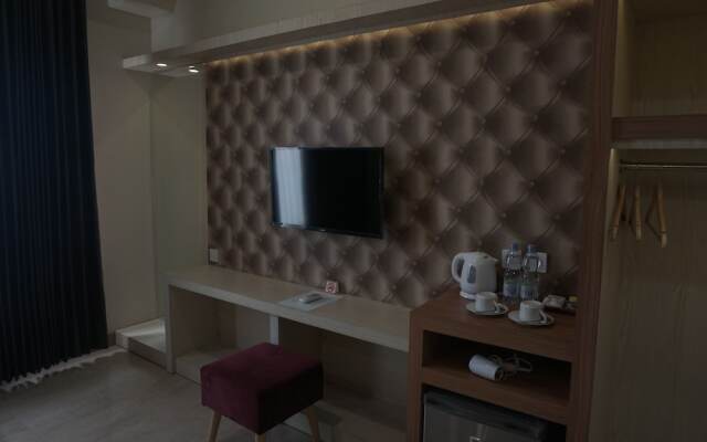 Cahaya 3 Hotel Near Juanda Airport