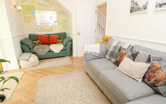 3 West Quay Mews