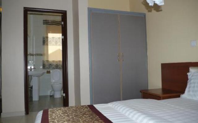 Rosaline Suites Hotel