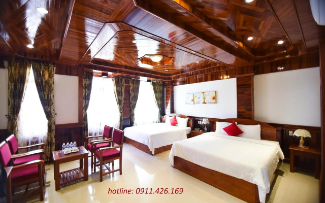 San San Hotel