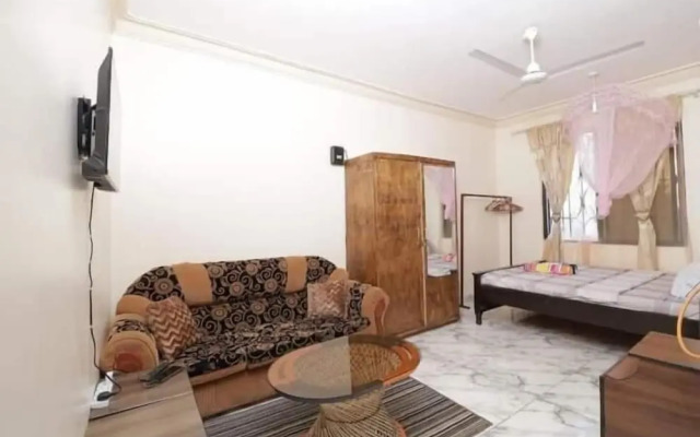 Lux Suites Ganjoni Studio Apartment