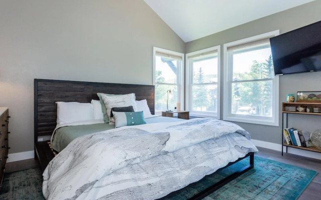 Snowcreek 888 Phase V