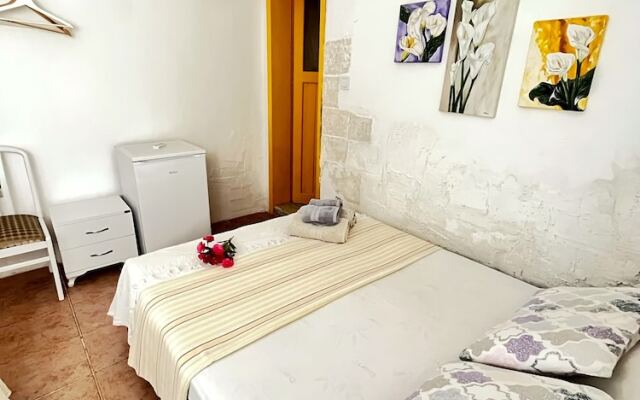 Tenedos Tatil Odaları