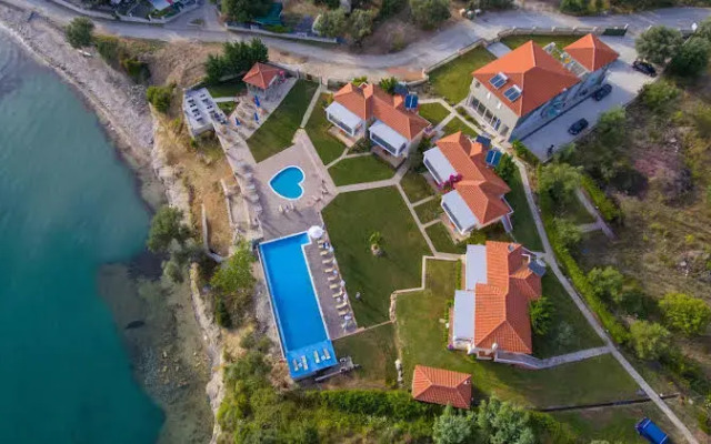 Thesmos Village I
