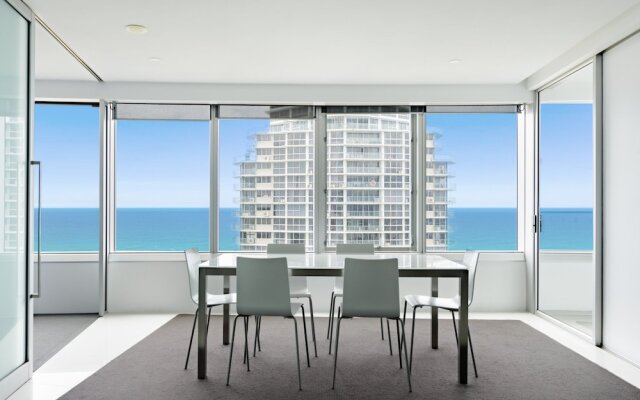 Private Luxe 3 BDR at Q Surfers Paradise