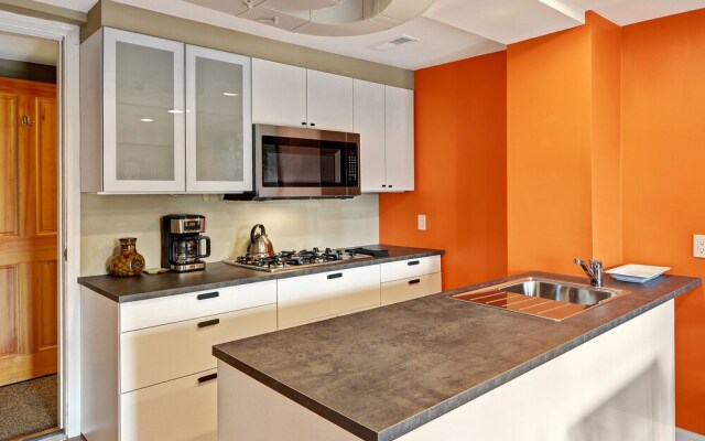 Ravenna Urban Farm Studio Apartment