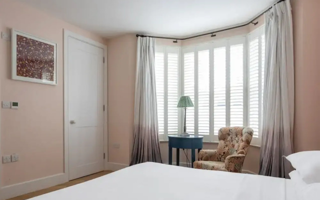 Oakington Road by Onefinestay