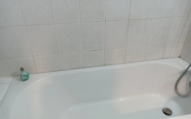 blue and yellow, appartement au calme, avec piscine, WIFI