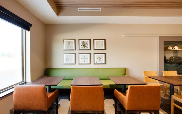 Country Inn & Suites by Radisson Springfield IL