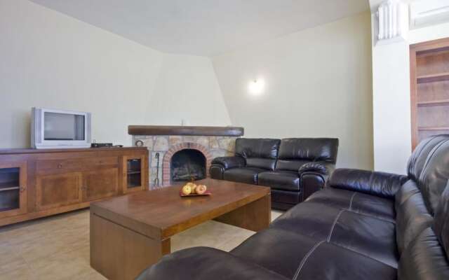 Villa - 3 Bedrooms with Pool and WiFi - 106434