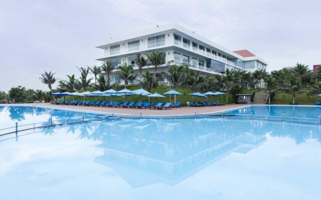 Golden Peak Resort & Spa