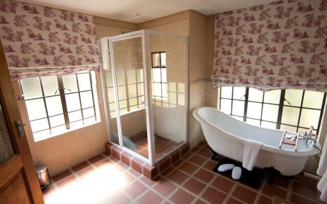 African Hills Safari Lodge & Spa
