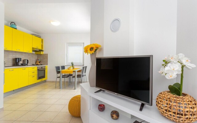 Nice Home in Dobrinj With Wifi and 3 Bedrooms