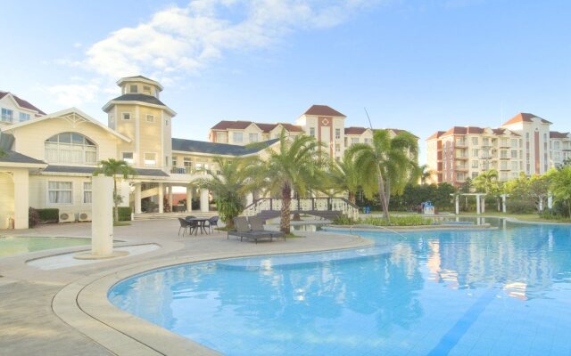 Bellini Suites at Presidio, Lakefront