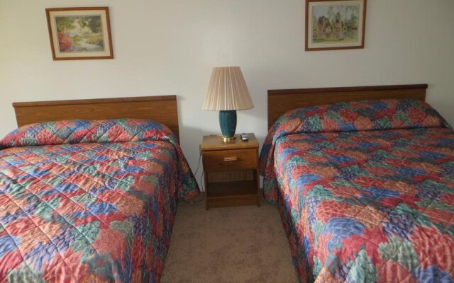 Roaring Fork Motel & Cottages